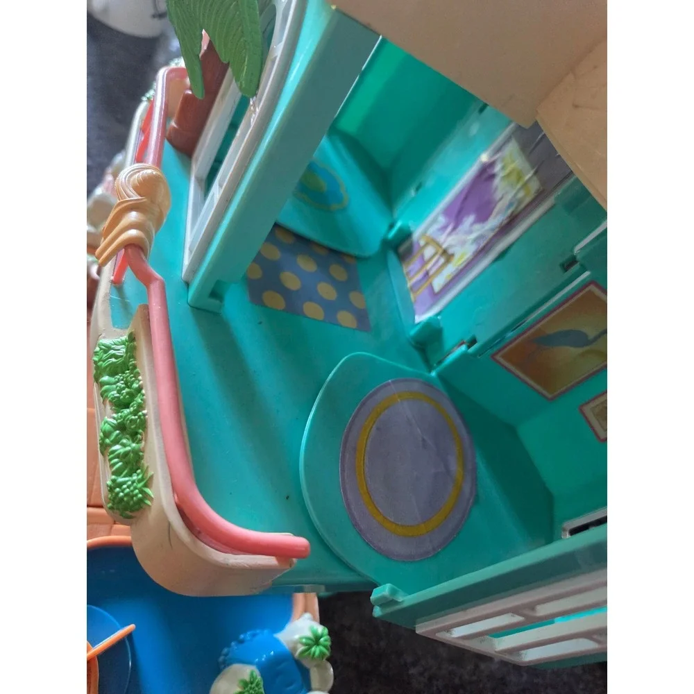 Vintage 2000 Fisher-Price Sweet Streets Beach House Dollhouse Shell #75118 As-Is